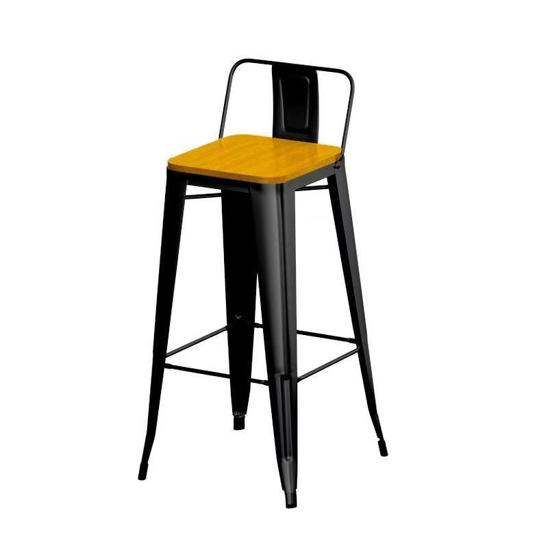Taburete alto negro con madera