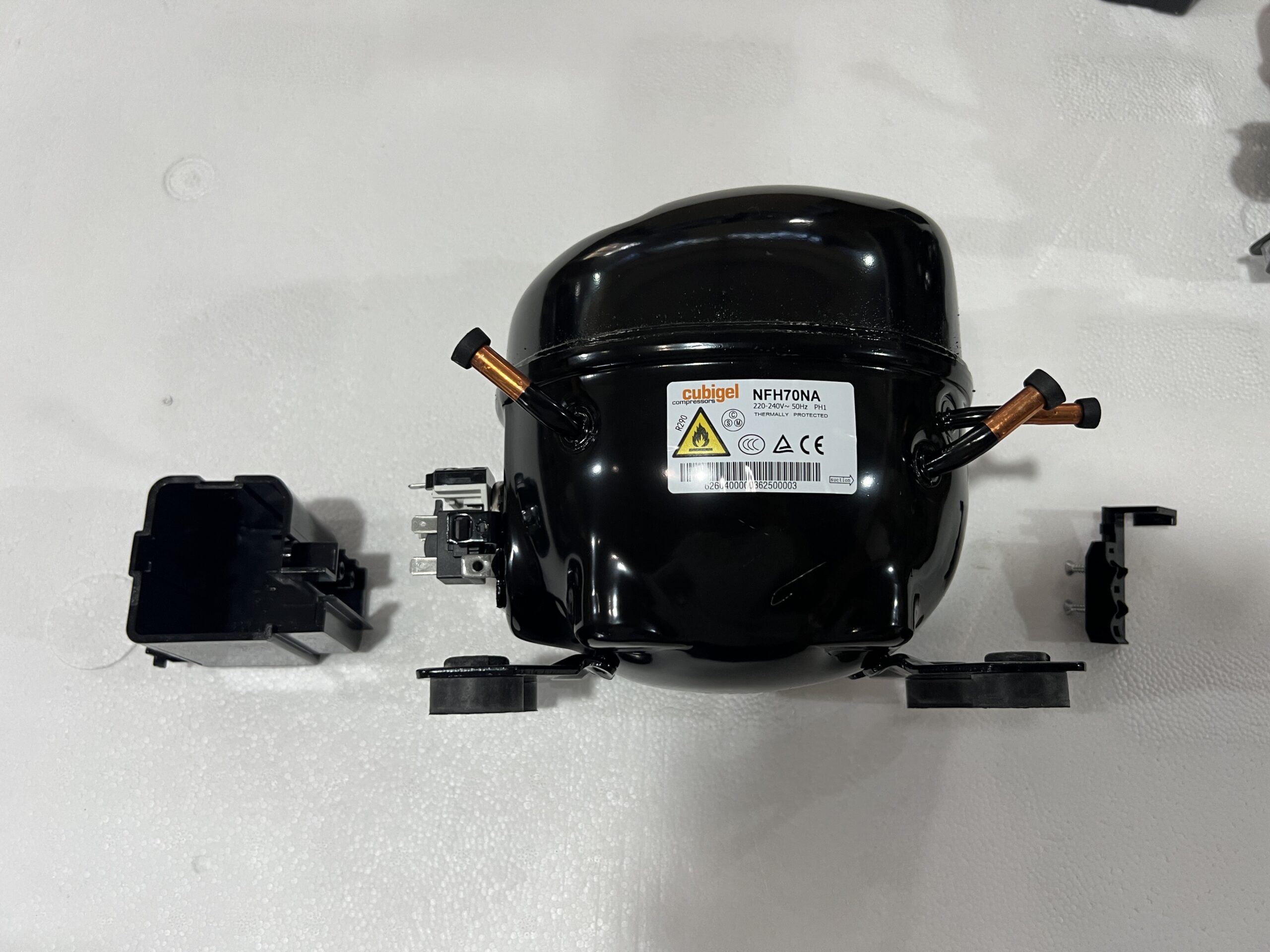 Compresor Gas R-290 modelo GF044 y GF045