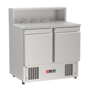 Mesa refrigerada preparación ensalada con mármol